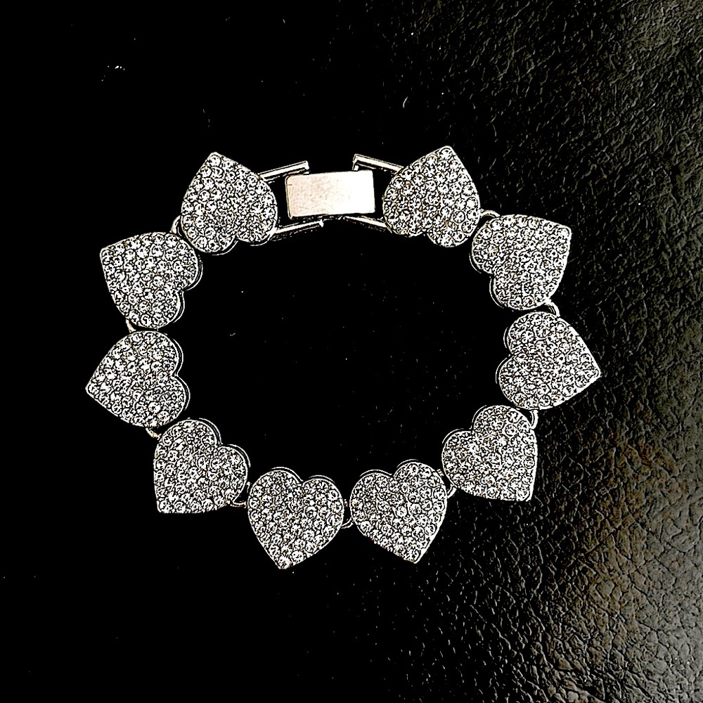 💖 Silver and Crystal heart bracelet